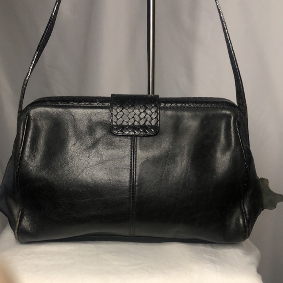 Black genuine leather vintage handbag. Leather weaved trim design. - Picture 5 of 13